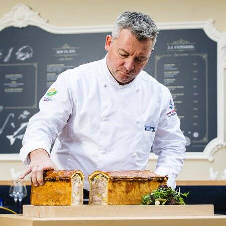 Privatisation d'un restaurant pour un EVG, enterrement de vie de garçon, proche de Nice sur la Côte d'Azur